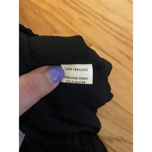 Brandy Melville, women's black elastic waist shorts with fringe hem - Picture 5 of 8